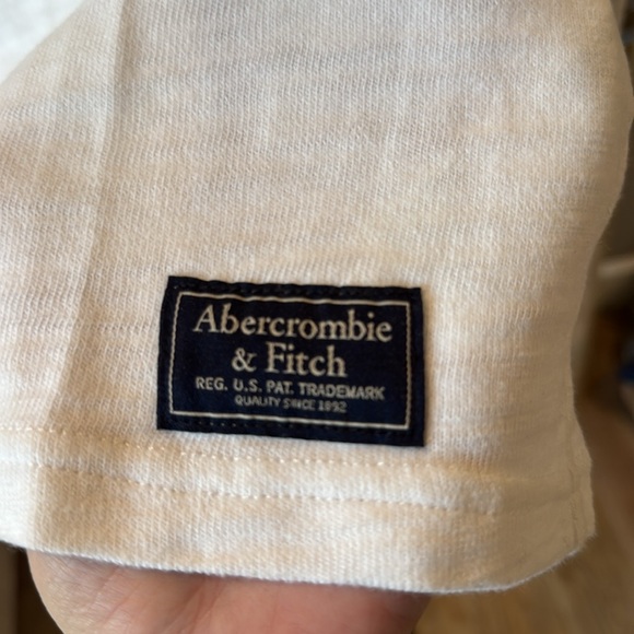 Abercrombie & Fitch Men's White and Gray Henley Shirt, Raglan Sleeve, Size M - Picture 3 of 6